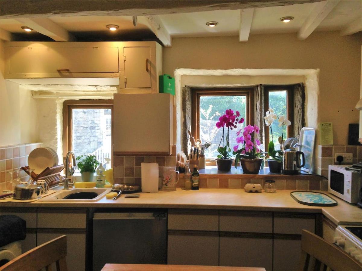Bijou Cottage In Bronte Country With Wood-Burning Stove & Hot Tub Spa Haworth Esterno foto