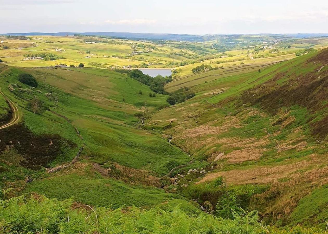 Bijou Cottage In Bronte Country With Wood-Burning Stove & Hot Tub Spa Haworth Esterno foto